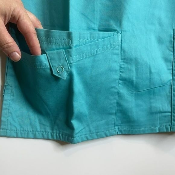 NWT Beverly Hills Uniform Scrubs Top Small S - Picture 2 of 6